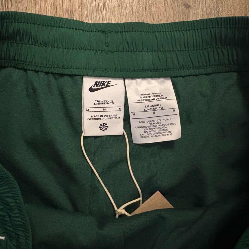 Nike dark green athletic shorts - Picture 3 of 5
